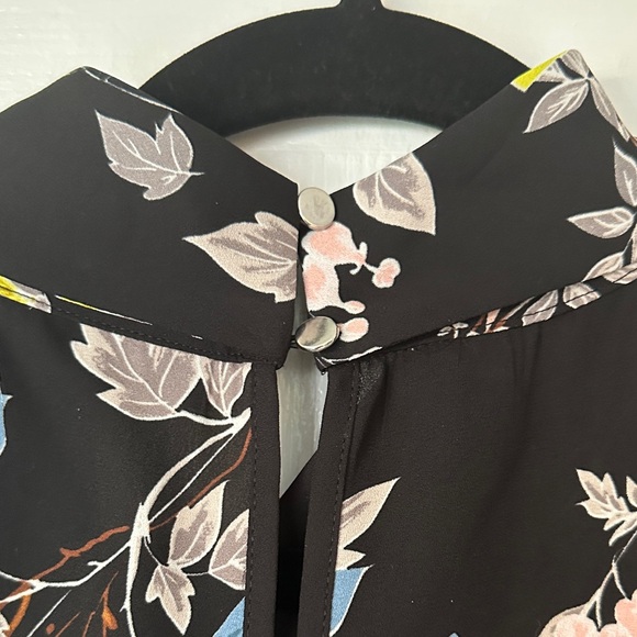 Apt. 9 Black Floral Sleeveless Blouse - Picture 6 of 8